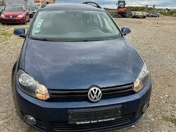 Blau Gebraucht 2014 VW Golf VII Trendline Kombi | 4.850 €