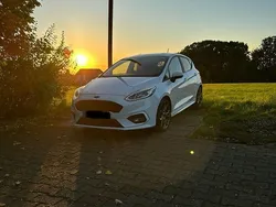 Weiß Gebraucht 2018 Ford Fiesta ST-Line Kleinwagen | 10.490 € (Fairer Preis)