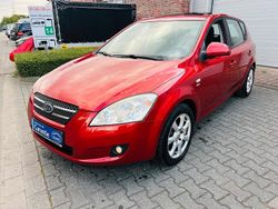 Rot Gebraucht 2008 Kia Ceed Kleinwagen | 3.950 € (Etwas zu teuer)