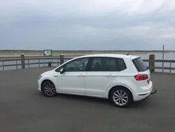 Weiß Gebraucht 2015 VW Golf Sportsvan Highline Van / Kleinbus | 15.500 €