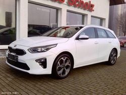 Weiß Gebraucht 2019 Kia Ceed Sportswagon Spirit Kombi | 15.950 € (Fairer Preis)