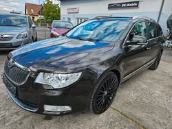 Magneticbraun metallic Gebraucht 2013 Skoda Superb LAURIN & KLEMENT Kombi | 9.850 € (Guter Preis)
