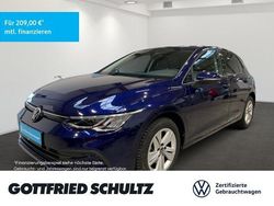 Blau Gebraucht 2023 VW Golf VIII Life Limousine | 23.750 € (Fairer Preis)