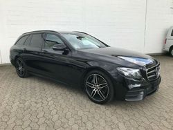 Schwarz metallic Gebraucht 2017 Mercedes E220 AMG line Kombi | 32.500 €