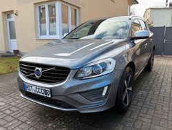 Grau Gebraucht 2016 Volvo XC60 R-Design Momentum SUV | 16.499 € (Fairer Preis)