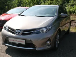 Avantgardebronze metallic Gebraucht 2014 Toyota Auris Hybrid Life+ Limousine | 11.990 € (Fairer Preis)