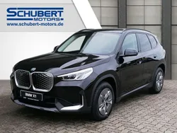 Schwarz Neu 2025 BMW iX1 SUV | 45.874 € (Guter Preis)