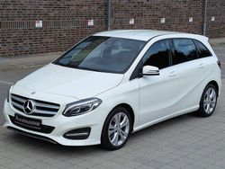 Weiß Gebraucht 2017 Mercedes B180 Edition Van / Kleinbus | 16.489 € (Fairer Preis)