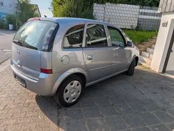Silber Gebraucht 2007 Opel Meriva Cosmo Van / Kleinbus | 2.000 € (Guter Preis)