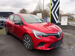 Dezirrot (metallic) Gebraucht 2022 Renault Clio V Equilibre Kleinwagen | 12.490 € (Superpreis)