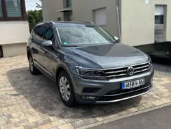Grau Gebraucht 2018 VW Tiguan Allspace Highline SUV | 30.000 € (Etwas zu teuer)