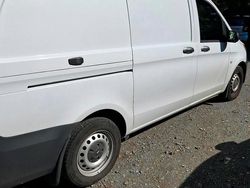 Weiß Gebraucht 2015 Mercedes Vito Van / Kleinbus | 9.500 € (Fairer Preis)