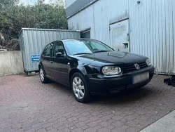 Schwarz Gebraucht 2002 VW Golf IV Kleinwagen | 2.500 € (Teuer)