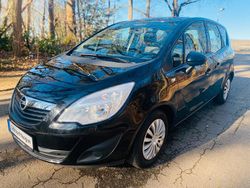 Schwarz Gebraucht 2011 Opel Meriva Van / Kleinbus | 5.890 € (Teuer)