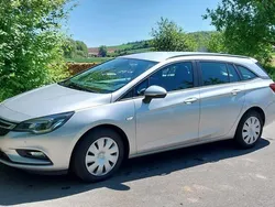 Silber Gebraucht 2018 Opel Astra Kombi | 11.800 € (Fairer Preis)