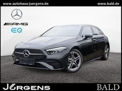 Schwarz kosmosschwarz metallic Gebraucht 2024 Mercedes A200 AMG Limousine | 32.670 € (Fairer Preis)