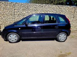 Schwarz Gebraucht 2005 Opel Meriva Cosmo Van / Kleinbus | 2.250 € (Fairer Preis)