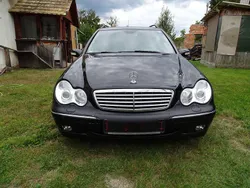 Schwarz Gebraucht 2004 Mercedes C240 Elegance Kombi | 2.799 € (Fairer Preis)