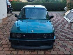 Grün Gebraucht 1991 BMW 325 Sport Line Kombi | 7.000 €