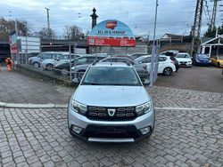 Grau Gebraucht 2017 Dacia Sandero Prestige Limousine | 8.490 € (Guter Preis)