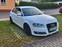 Weiß Gebraucht 2010 Audi A3 Sportback Attraction Limousine | 3.500 € (Guter Preis)
