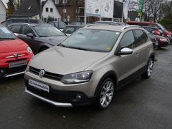 Beige Gebraucht 2015 VW Polo Limousine | 14.500 € (Teuer)