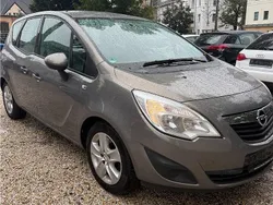 Grau Gebraucht 2010 Opel Meriva Van / Kleinbus | 3.800 € (Fairer Preis)