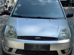 Silber Gebraucht 2003 Ford Fiesta Kleinwagen | 450 € (Superpreis)