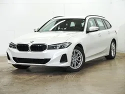Mineralweiss metallic Gebraucht 2024 BMW 318 Sport Line Kombi | 33.480 € (Guter Preis)