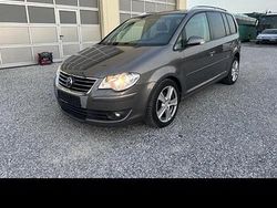 Braun Gebraucht 2009 VW Touran Van / Kleinbus | 4.800 € (Fairer Preis)