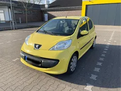 Gelb Gebraucht 2005 Peugeot 107 Kleinwagen | 3.500 € (Etwas zu teuer)