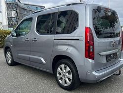 Grau Gebraucht 2018 Opel Combo Life Van / Kleinbus | 16.900 € (Fairer Preis)