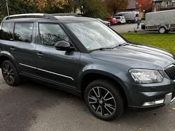 Grau Gebraucht 2016 Skoda Yeti Adventure SUV | 11.000 € (Guter Preis)