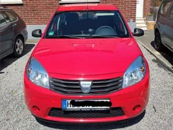 Rot Gebraucht 2009 Dacia Sandero Kleinwagen | 2.300 € (Fairer Preis)