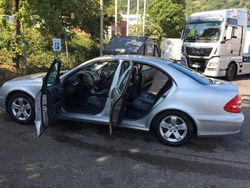 Silber Gebraucht 2005 Mercedes E320 Avantgarde Limousine | 5.800 € (Fairer Preis)