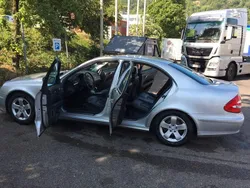Silber Gebraucht 2005 Mercedes E320 Avantgarde Limousine | 6.299 € (Fairer Preis)