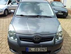 Grau Gebraucht 2008 Toyota Corolla Verso Executive Van / Kleinbus | 2.250 € (Etwas zu teuer)