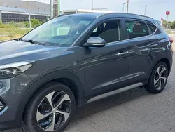 Grau Gebraucht 2018 Hyundai Tucson SUV | 17.500 € (Fairer Preis)