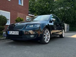Schwarz Gebraucht 2017 Skoda Octavia Kombi | 9.000 € (Fairer Preis)