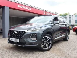 Grau Gebraucht 2020 Hyundai Santa Fe Premium SUV | 29.490 € (Guter Preis)