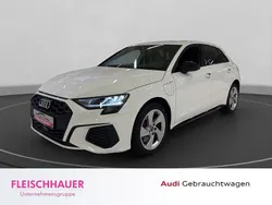 Weiss Gebraucht 2022 Audi A3 Sportback e-tron S-Line Limousine | 29.980 € (Fairer Preis)