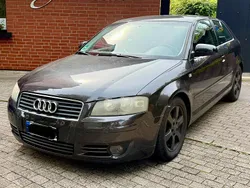 Grau Gebraucht 2004 Audi A3 Limousine | 1.000 € (Superpreis)