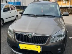 Braun Gebraucht 2012 Skoda Roomster Ambition Kombi | 2.900 € (Guter Preis)