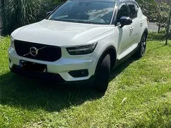 Weiß Gebraucht 2019 Volvo XC40 R-Design SUV | 27.500 € (Fairer Preis)