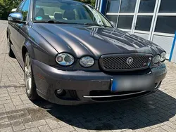 Grau Gebraucht 2008 Jaguar X-type Executive Limousine | 3.950 € (Etwas zu teuer)