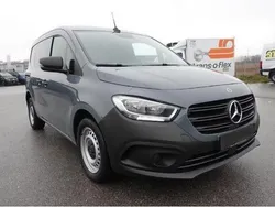 Grau Gebraucht 2022 Mercedes Citan 112 Van / Kleinbus | 21.420 € (Etwas zu teuer)