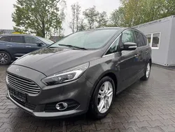 Grau Gebraucht 2015 Ford S-MAX Titanium Van / Kleinbus | 15.490 € (Guter Preis)