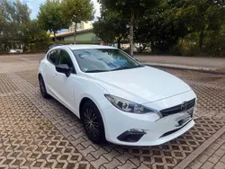 Weiß Gebraucht 2015 Mazda 3 Limousine | 9.500 € (Fairer Preis)