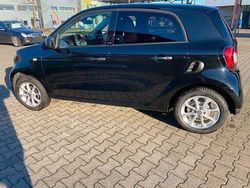 Schwarz Gebraucht 2018 Smart ForFour Passion Kleinwagen | 9.500 € (Fairer Preis)