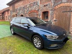 Blau Gebraucht 2020 VW Passat Elegance Kombi | 19.666 € (Fairer Preis)